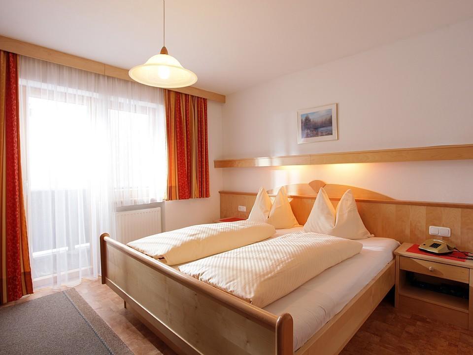 Gastehaus Hofer Apartment Brixen im Thale Room photo